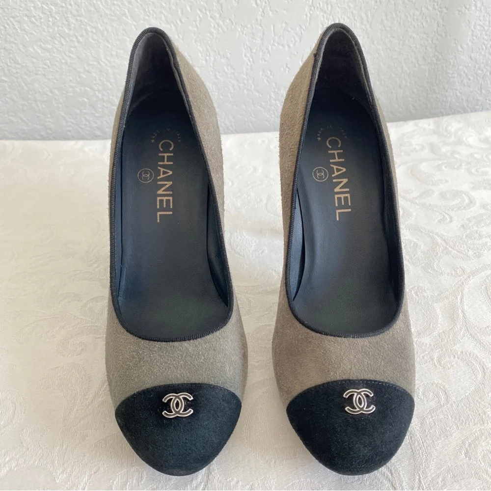 chanel gray black CC logo cap toe pumps